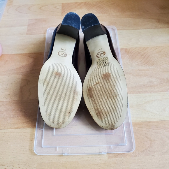 shoes - Picture 5 of 5